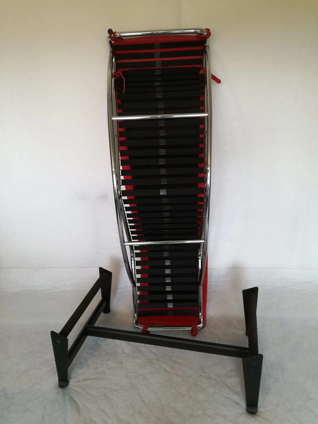 Bauhaus style chaise longue, 2000s 11